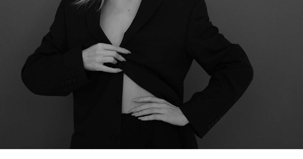 sheer black theme