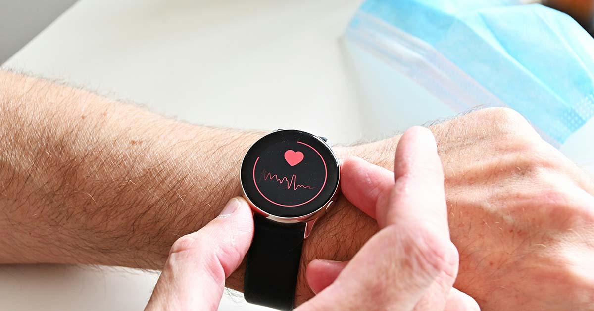 affordable smartwatch with heart rate monitoring