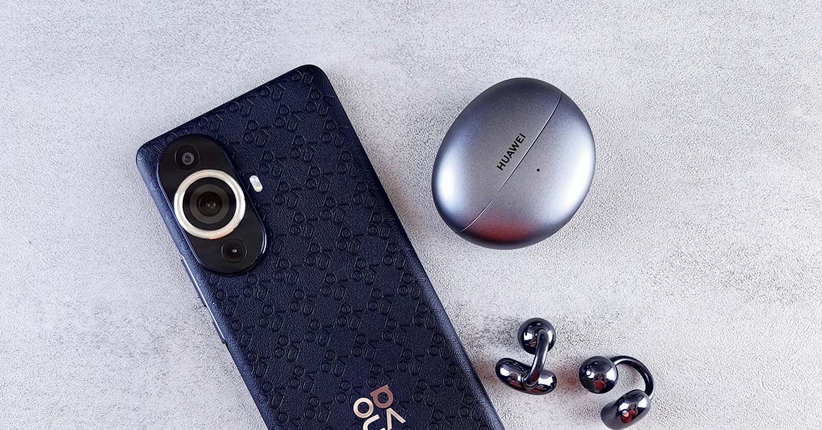 compact smartphone accessory for on‑the‑go use