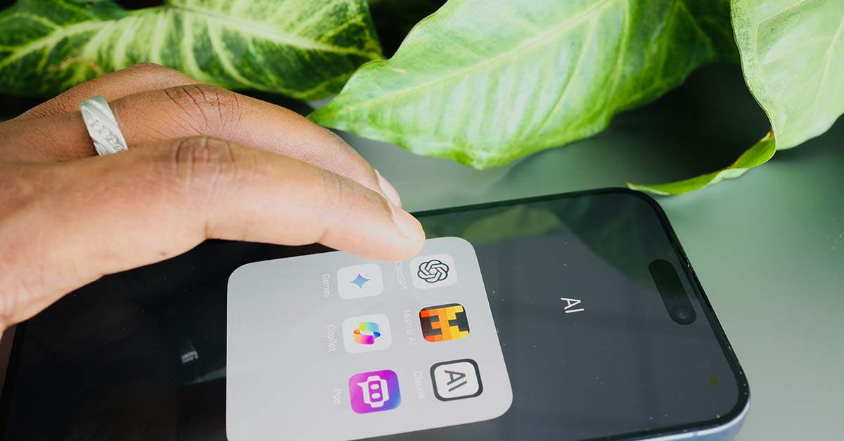 cutting‑edge smartphone accessory with AI integration