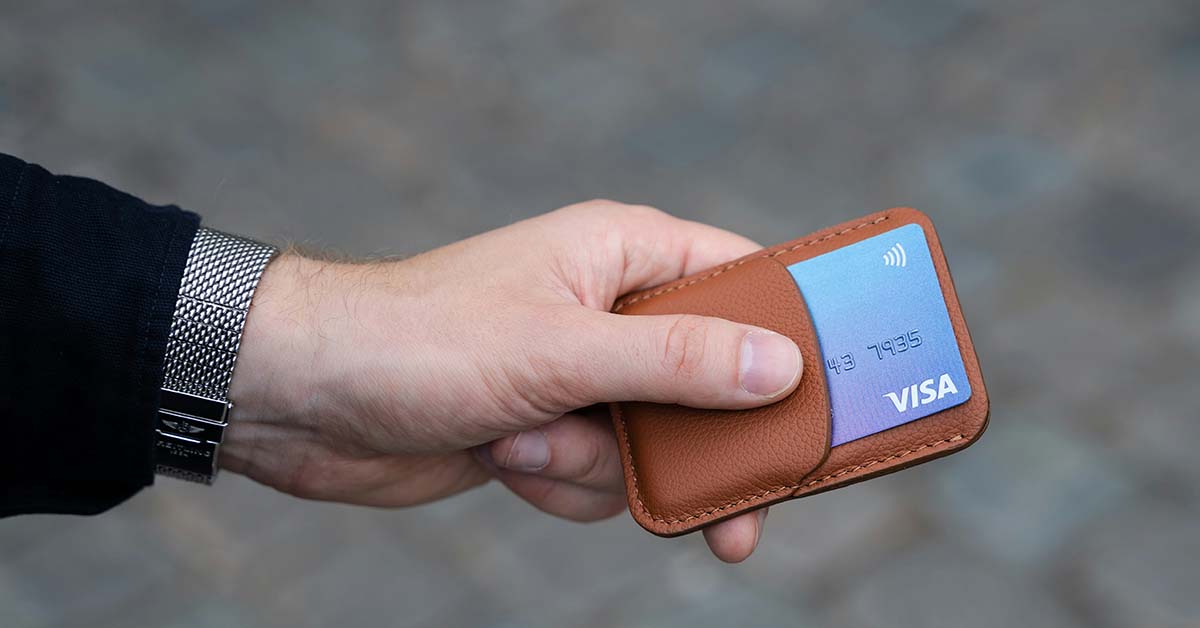 6 reasons you shouldn’t get a bank account with your spouse